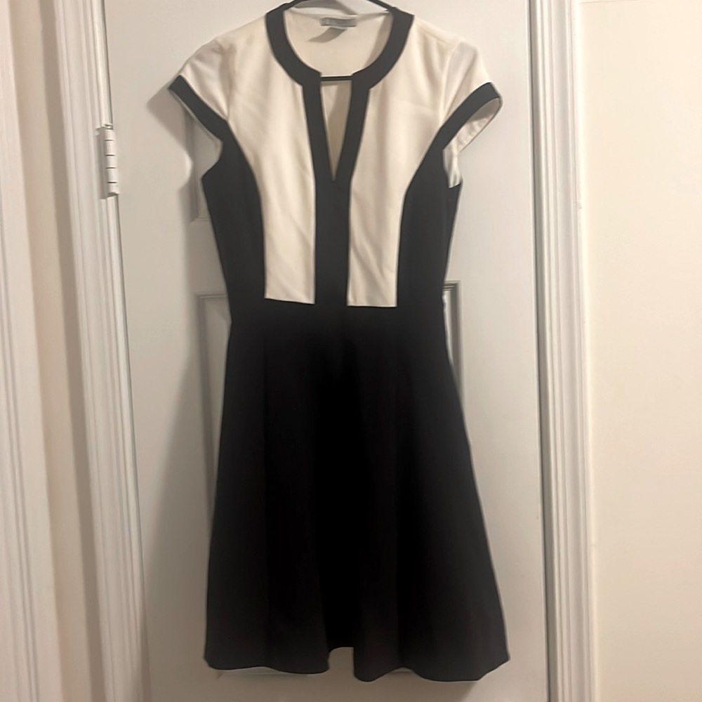 H&M black and white v neck dress size 4